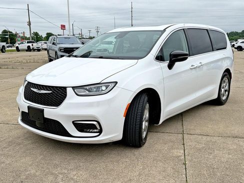 Used 2024 Chrysler Pacifica Limited FWD image 7