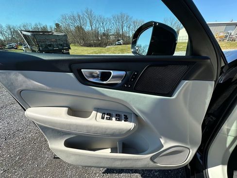 Used 2023 Volvo XC60 B5 Plus w/ Protection Package Premier image 5