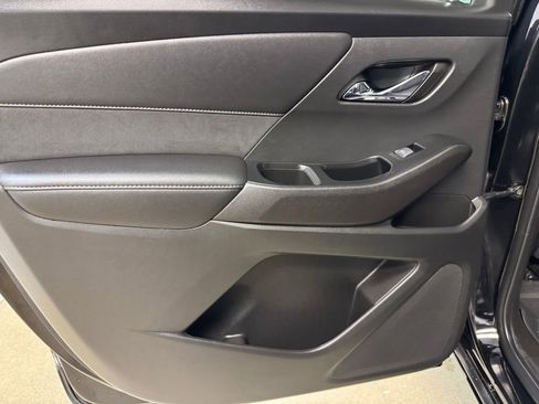 Used 2023 Chevrolet Traverse High Country AWD/4WD image 17