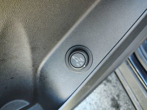Used 2018 Chevrolet Equinox LT FWD image 10
