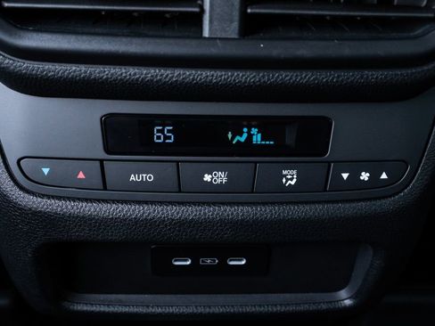 Used 2024 Honda Pilot Touring image 41