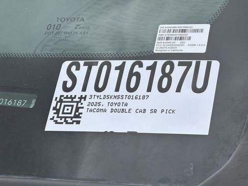 Used 2025 Toyota Tacoma SR image 30