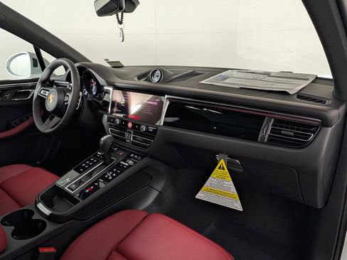 New 2026 Porsche Macan AWD/4WD image 19