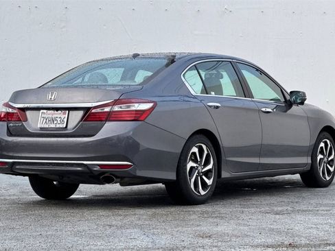 Used 2017 Honda Accord EX-L image 3