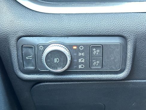 Used 2021 Ford Explorer XLT w/ Equipment Group 202A RWD image 40