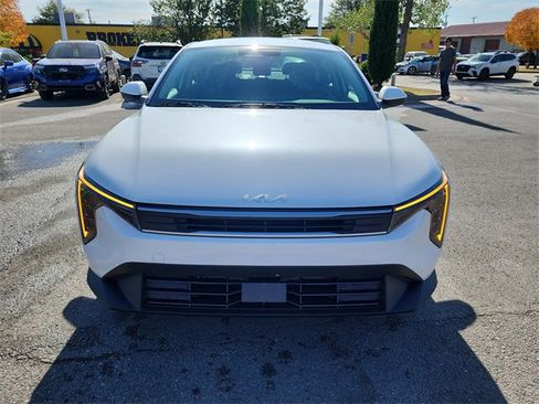 New 2025 Kia K4 LXS image 8
