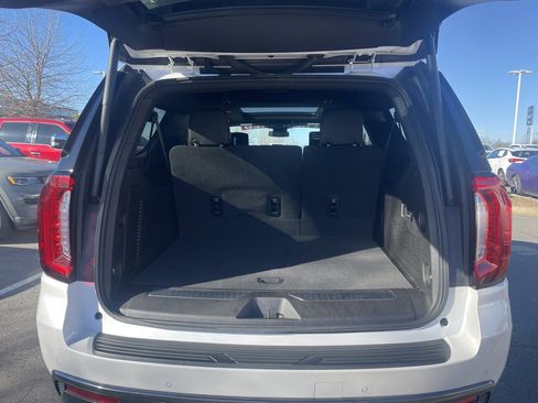 Used 2024 GMC Yukon XL AT4 w/ AT4 Premium Package image 7