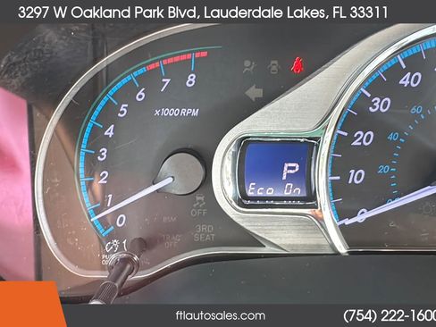 Used 2014 Toyota Sienna Limited w/ Limited Premium Package image 60