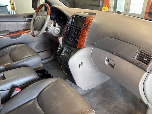 Used 2006 Toyota Sienna XLE Limited w/ XLE Limited Pkg 2 AWD/4WD image 57