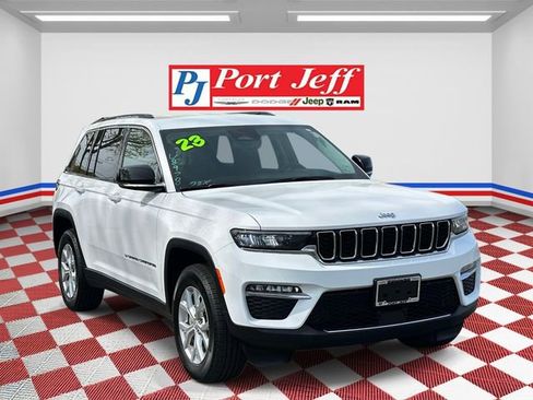 Used 2023 Jeep Grand Cherokee Limited AWD/4WD image 2