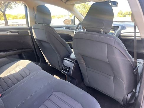 Used 2020 Ford Fusion SE image 25
