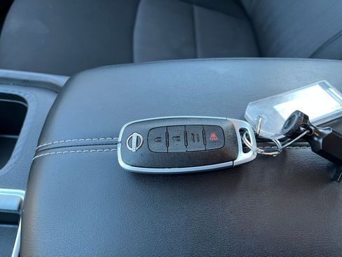 Used 2025 Nissan Sentra SV image 20