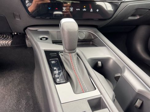New 2026 Nissan Sentra SR w/ Floor Mat Package FWD image 12