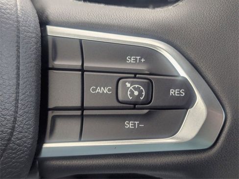 Used 2024 Jeep Compass Latitude image 9