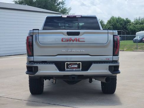 Used 2024 GMC Sierra 2500 AT4 w/ AT4 Premium Plus Package AWD/4WD image 6