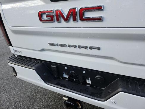 Used 2025 GMC Sierra 2500 AT4 w/ AT4 Premium Plus Package image 4