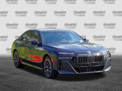 Used 2023 BMW i7 xDrive60 AWD/4WD image 2