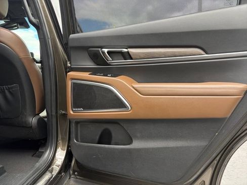 Used 2022 Kia Telluride SX w/ SX Prestige Package AWD/4WD image 36