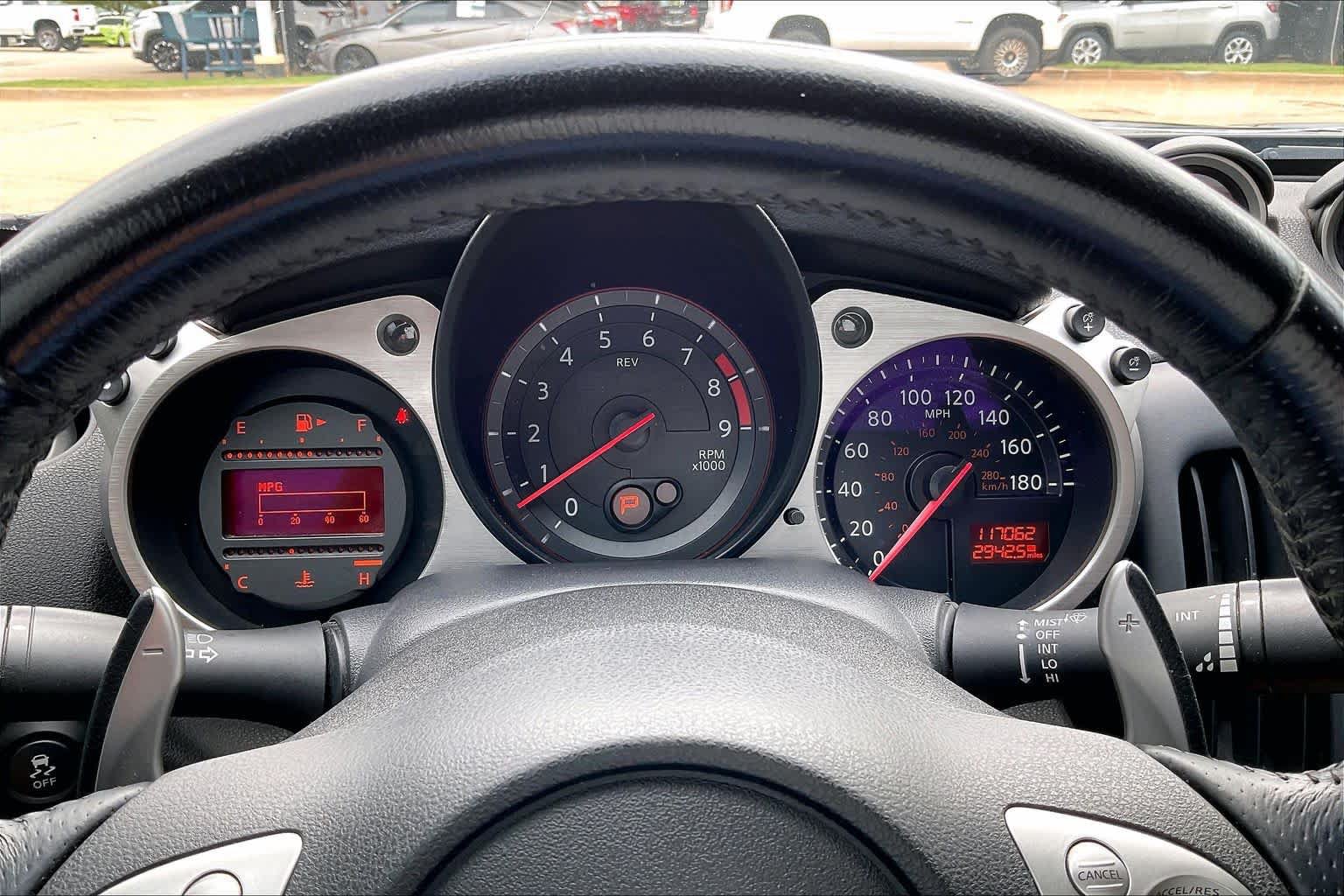 Used 2017 Nissan 370Z Coupe RWD image 22