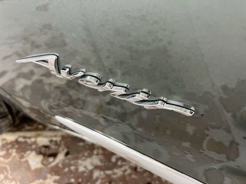 Used 2023 Buick Enclave Avenir image 28