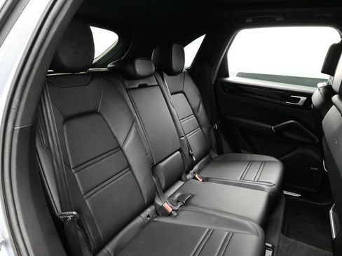 Certified 2020 Porsche Cayenne S AWD/4WD image 17