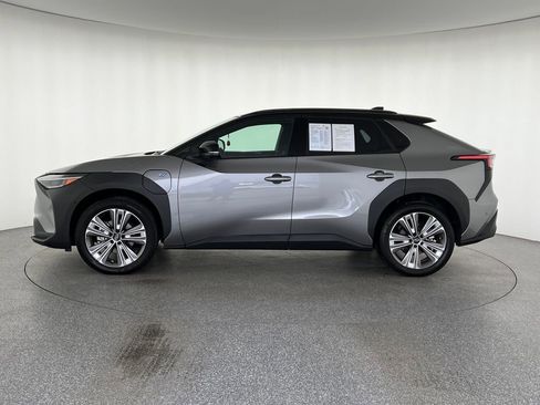 Used 2024 Subaru Solterra Touring w/ Touring Package image 2