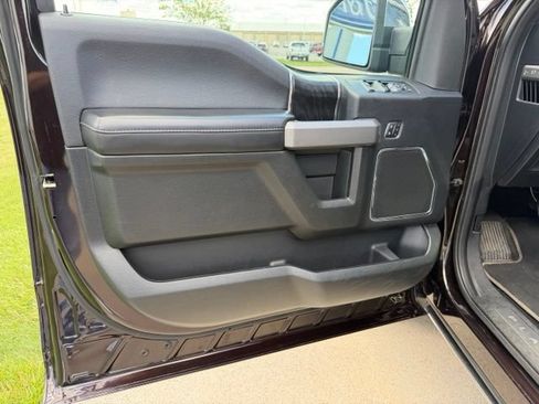 Used 2018 Ford F150 Platinum w/ Equipment Group 701A Luxury AWD/4WD image 14