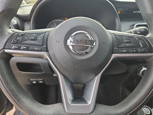 Used 2019 Nissan Kicks SV image 30
