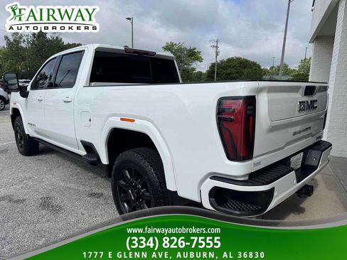 Used 2024 GMC Sierra 2500 AT4 w/ AT4 Premium Plus Package AWD/4WD image 8