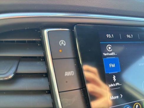 Used 2024 Buick Enclave Avenir AWD/4WD image 22