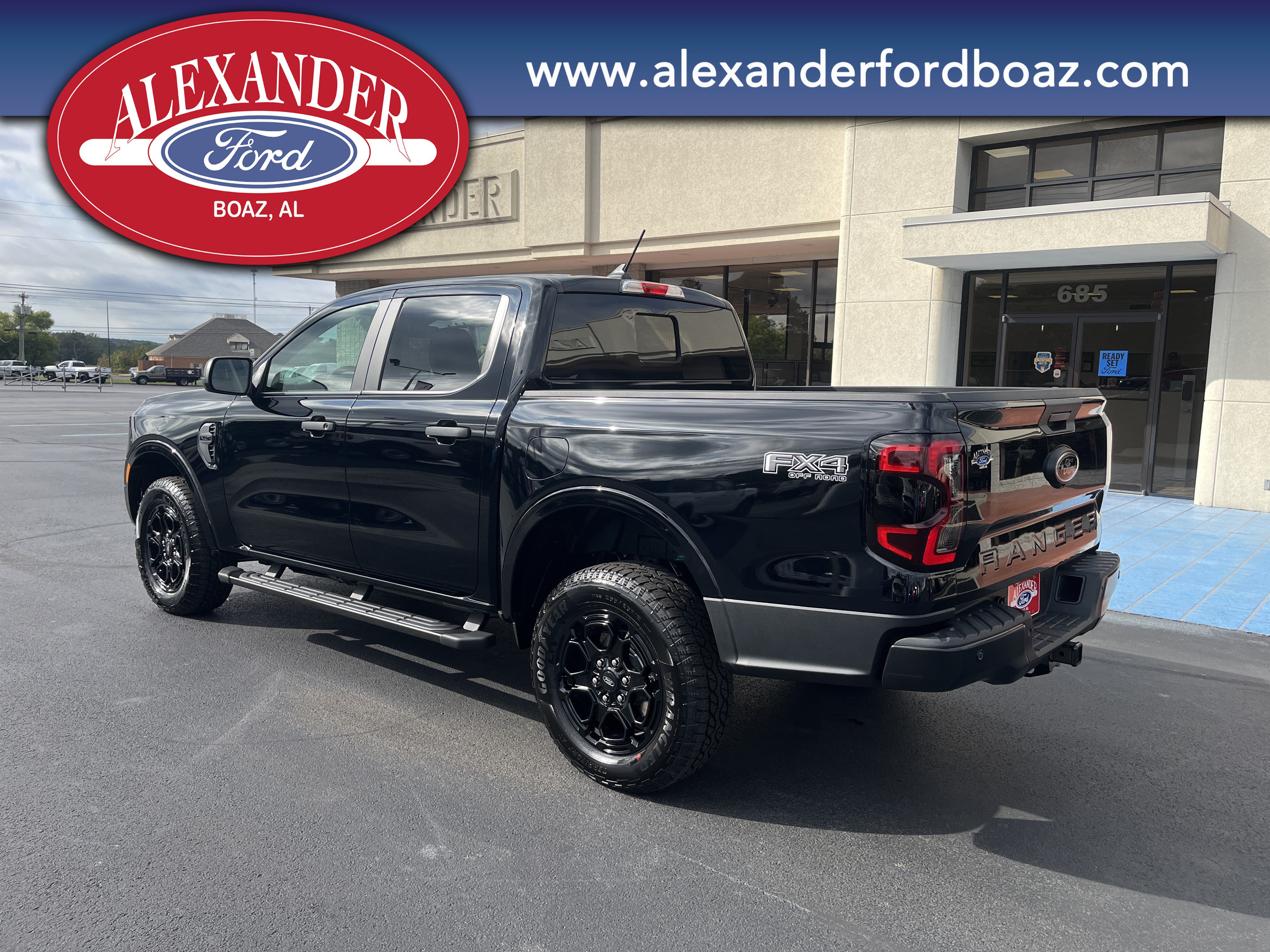 New 2025 Ford Ranger XLT w/ FX4 Off-Road Package AWD/4WD image 2