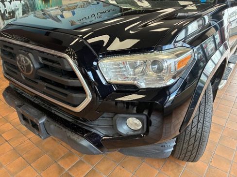 Used 2019 Toyota Tacoma SR5 image 7
