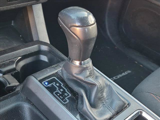 Used 2016 Toyota Tacoma TRD Off-Road w/ Towing Package AWD/4WD image 10