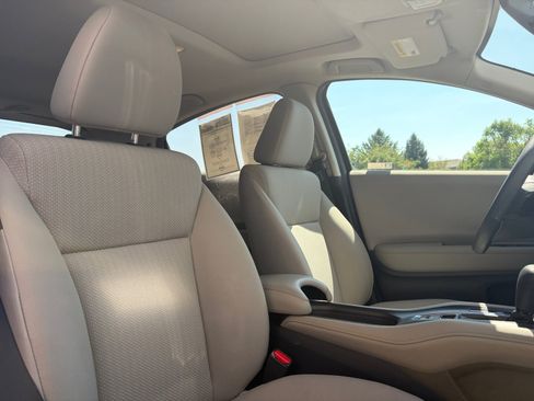 Used 2018 Honda HR-V EX image 31