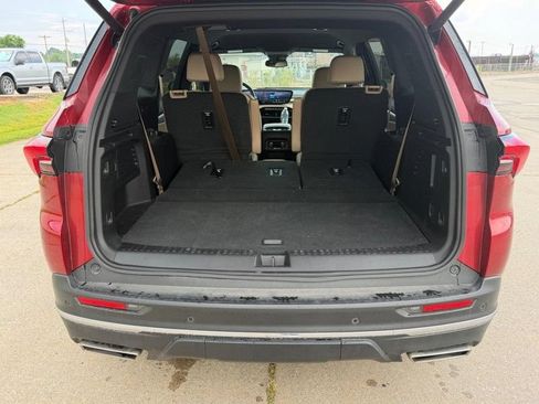 Used 2025 Buick Enclave Preferred w/ Trailering Package, 5000 lbs. FWD image 5