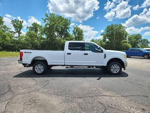 Used 2017 Ford F250 XLT AWD/4WD image 5