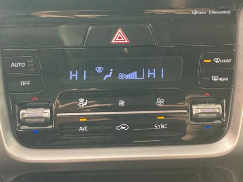 Used 2021 Kia Sorento S w/ Panoramic Sunroof Package image 8