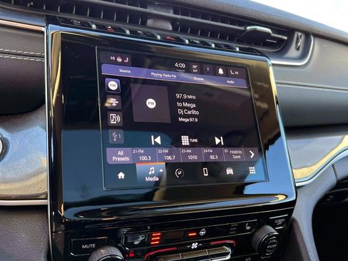 Certified 2023 Jeep Grand Cherokee Laredo w/ Luxury Tech Group I image 27