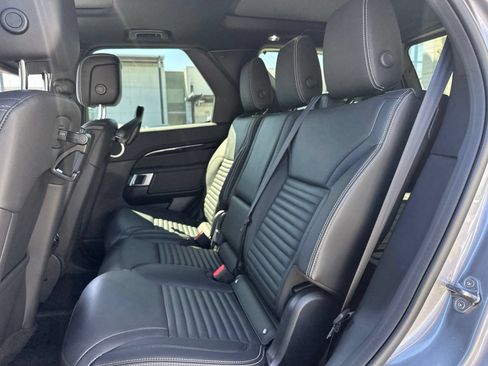 Used 2026 Land Rover Discovery S AWD/4WD image 19