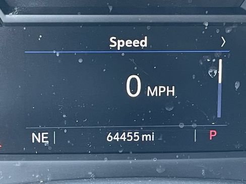 Used 2023 Cadillac XT4 Luxury w/ Cold Weather Package FWD image 15