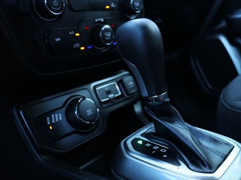 Used 2022 Jeep Renegade Latitude w/ Convenience Group image 54