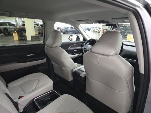 New 2026 Toyota Grand Highlander AWD image 11