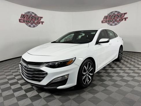 Used 2021 Chevrolet Malibu RS image 3
