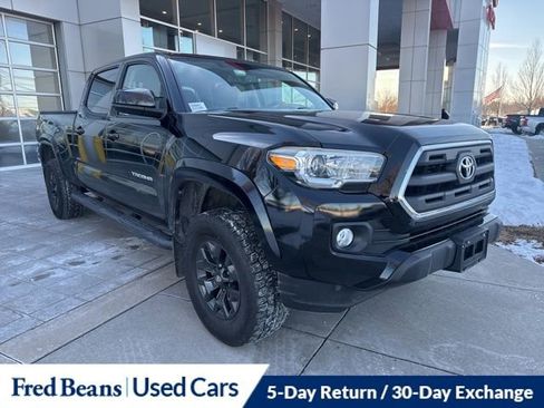 Used 2016 Toyota Tacoma SR5 image 1