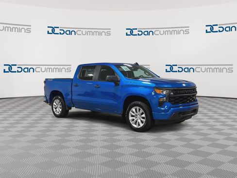 Used 2023 Chevrolet Silverado 1500 Custom AWD/4WD image 2