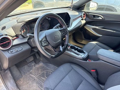 Used 2025 Chevrolet Trax RS w/ Driver Confidence Package FWD image 4