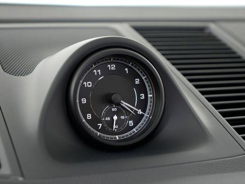 New 2026 Porsche Macan image 25