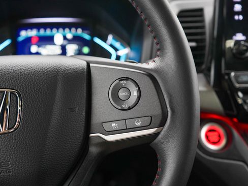 Used 2024 Honda Odyssey Sport image 29