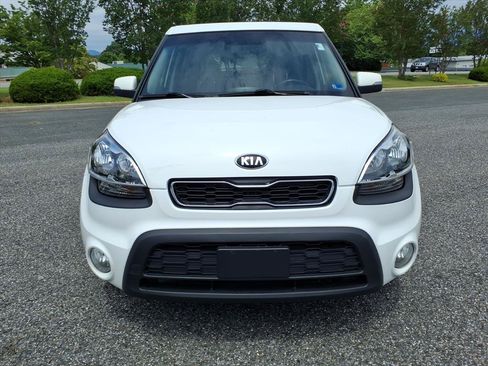 Used 2013 Kia Soul + w/ Audio Pkg FWD image 8