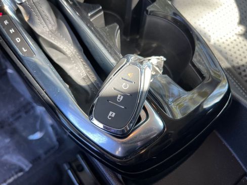 Used 2025 Chevrolet Trax LT image 18